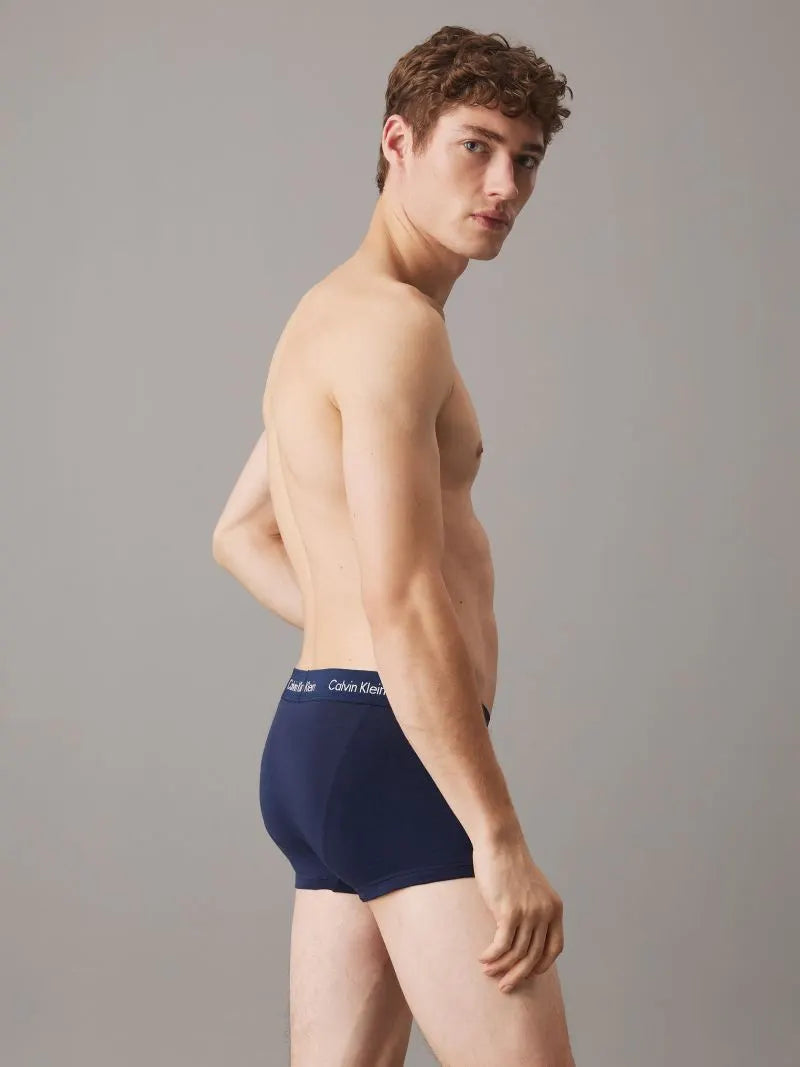 Calvin Klein 3 Pack Cotton Stretch –Low Rise Trunks ( Blue / Navy / Black )