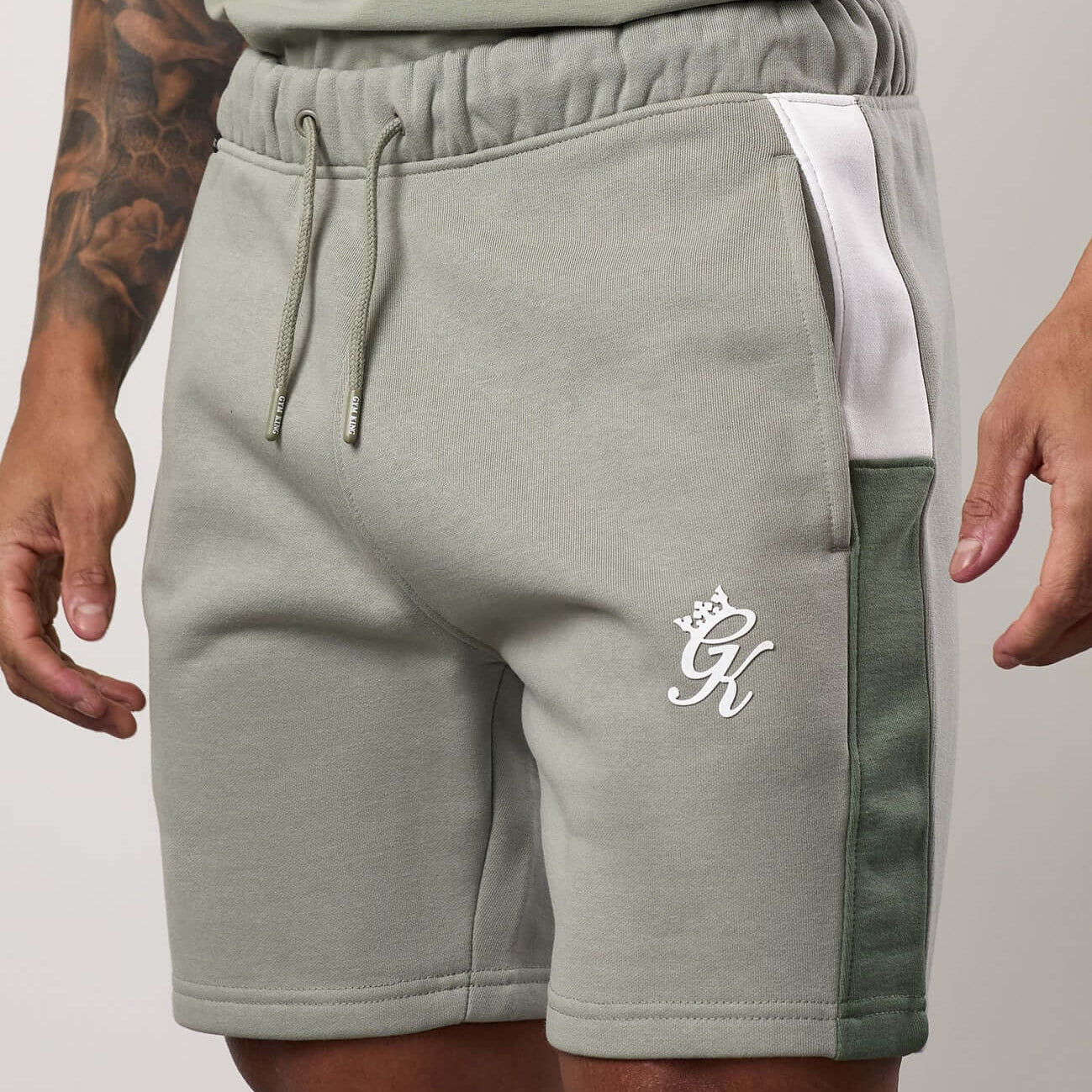 Gym King Contrast Panel Shorts - Fern Green/Soft Khaki/White