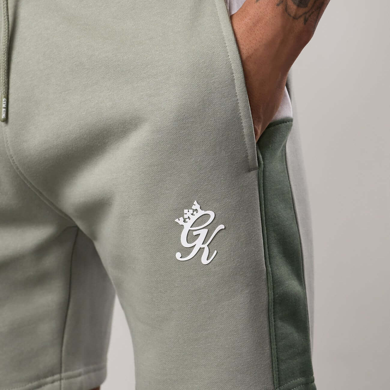 Gym King Contrast Panel Shorts - Fern Green/Soft Khaki/White