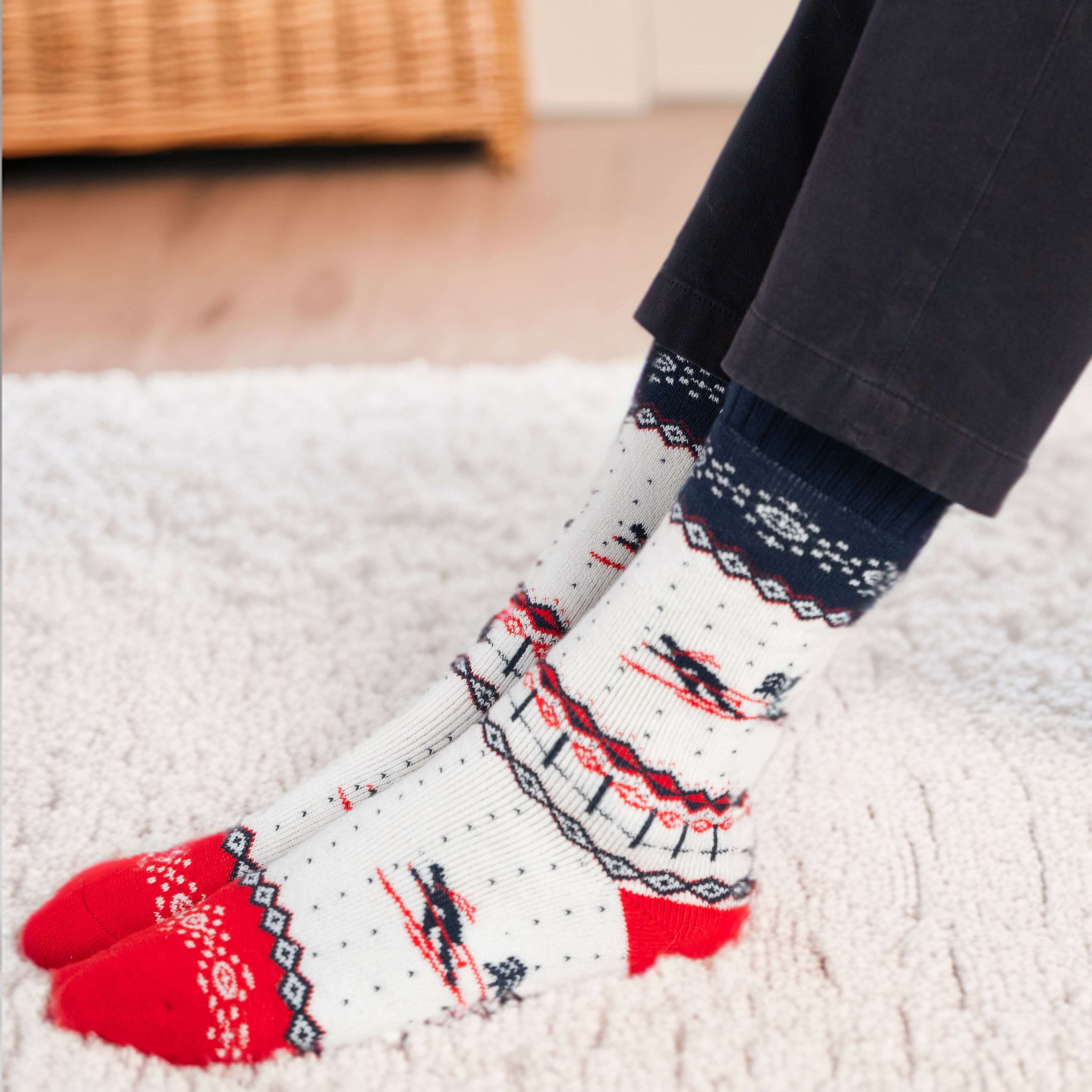 Polar Star SKILØBER Skiing Crew Socks – Nordic Winter Adventure Energy