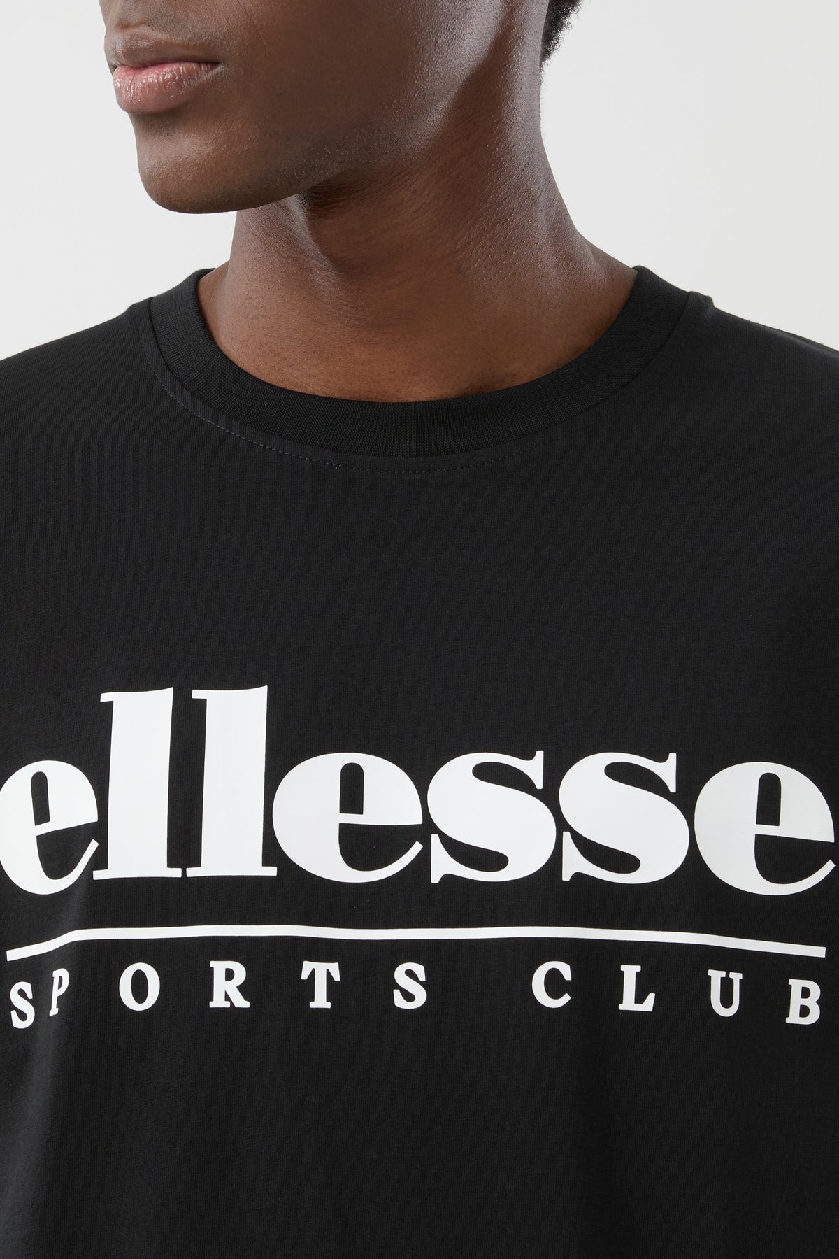 Ellesse Darrochi T-Shirt in Black – detail view