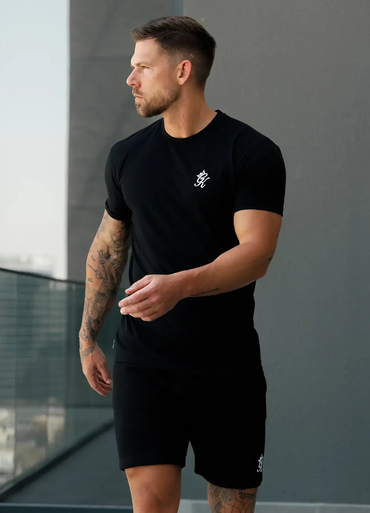 Gym King Fundamental Muscle Fit Jersey Tee Black