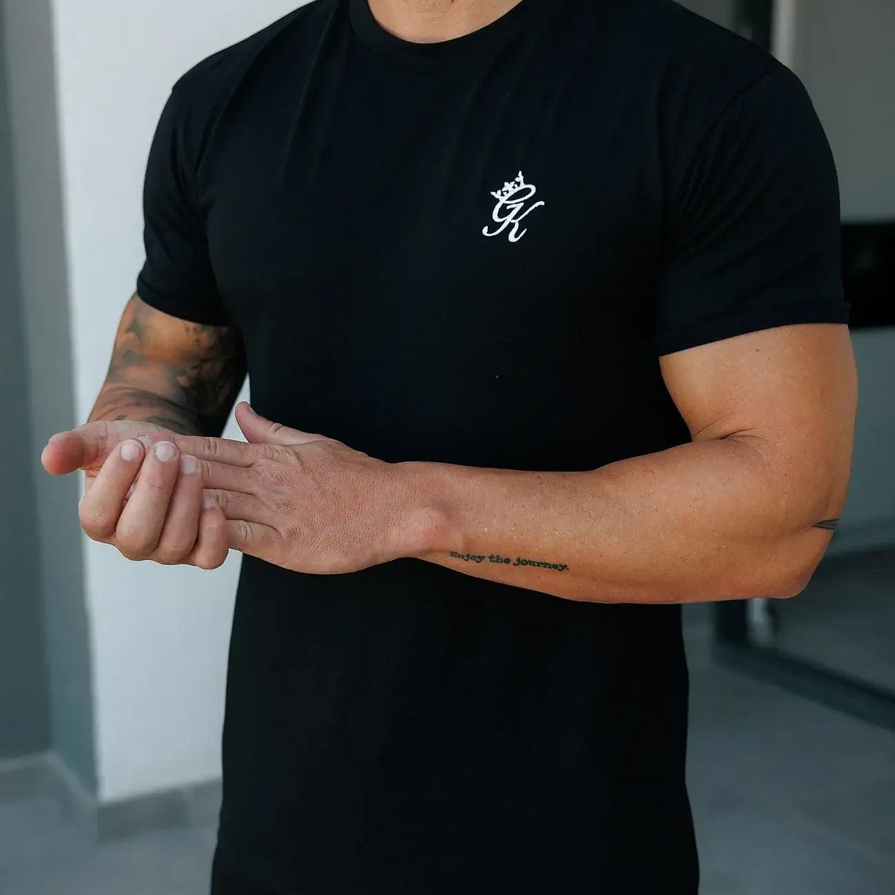 Gym King Fundamental Muscle Fit Jersey Tee Black