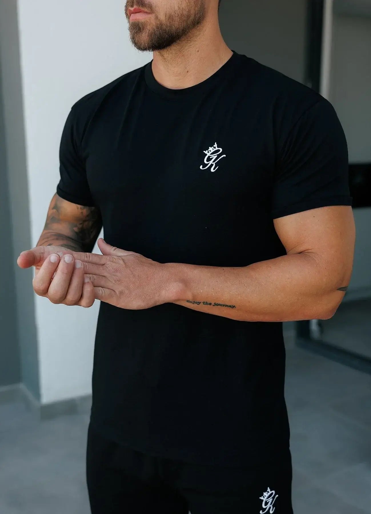 Gym King Fundamental Muscle Fit Jersey Tee Black