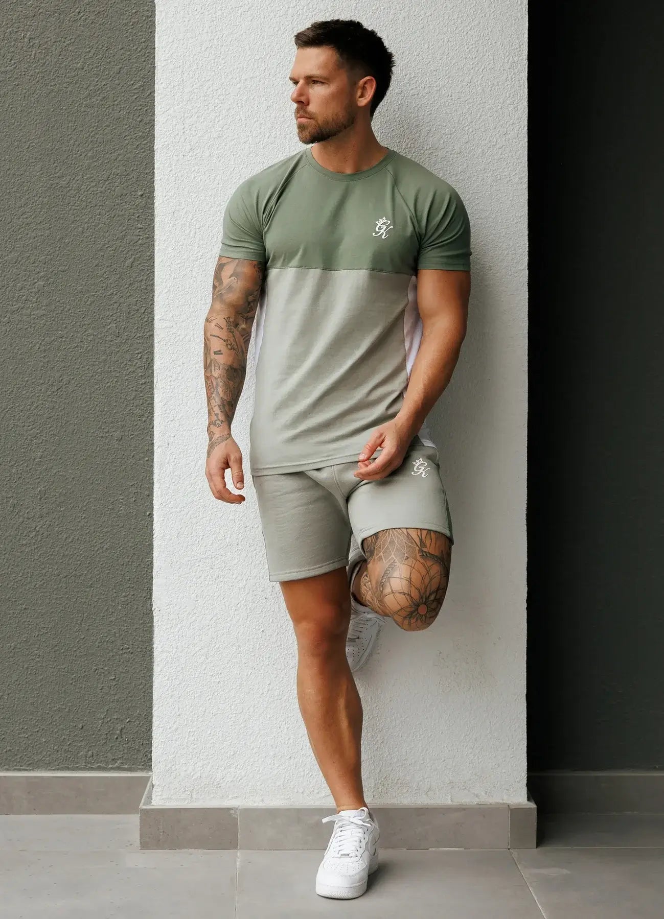 Gym King Contrast Panel Shorts - Fern Green/Soft Khaki/White