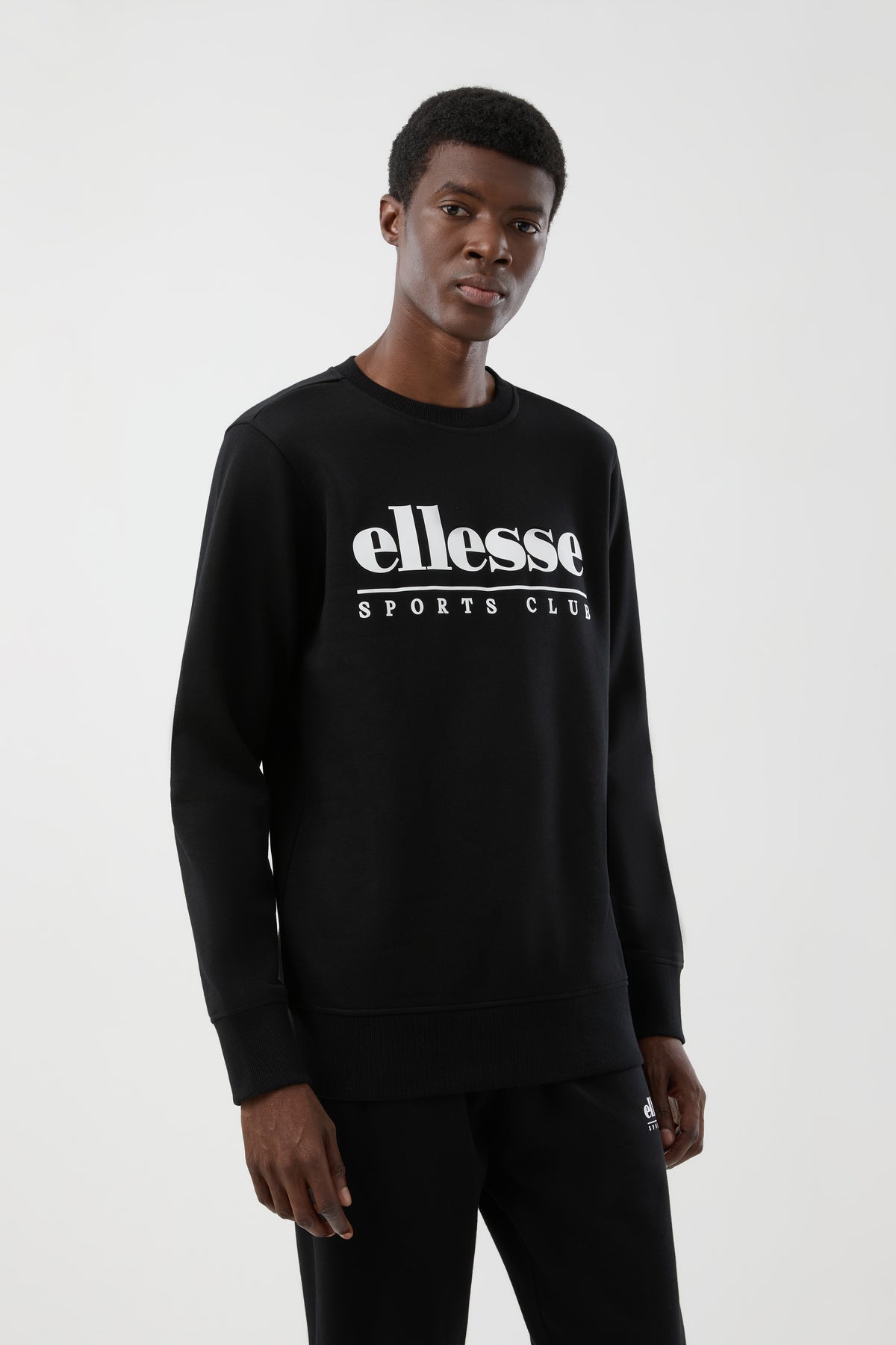 Ellesse Darrochi Sweatshirt in Black – model view