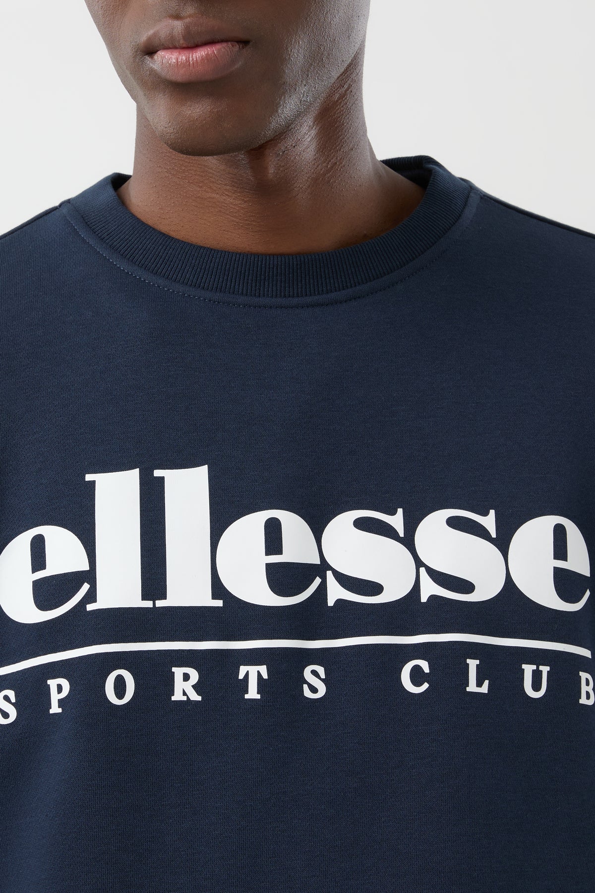 Ellesse Darrochi Sweatshirt in Navy – detail view
