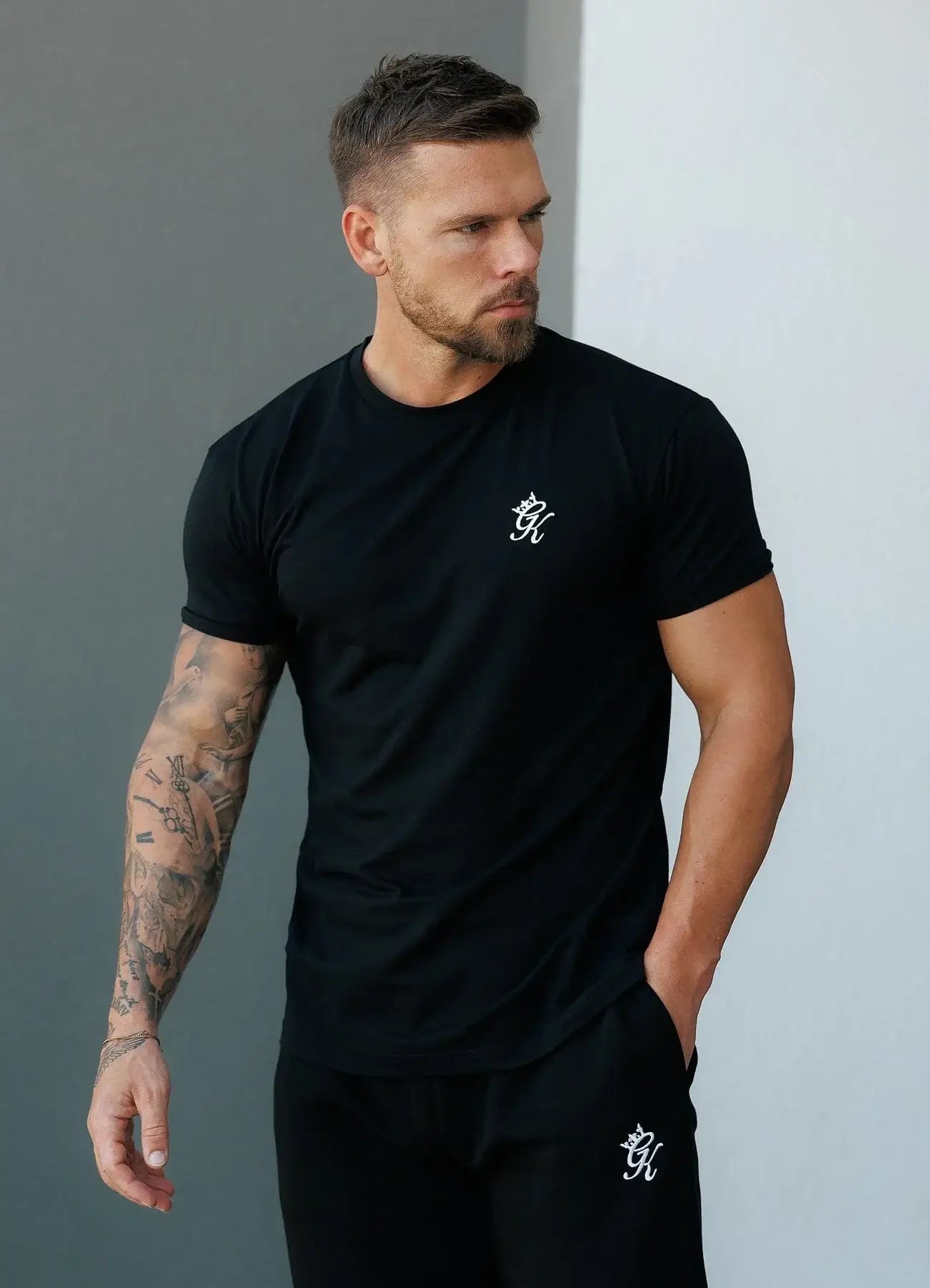 Gym King Fundamental Muscle Fit Jersey Tee Black