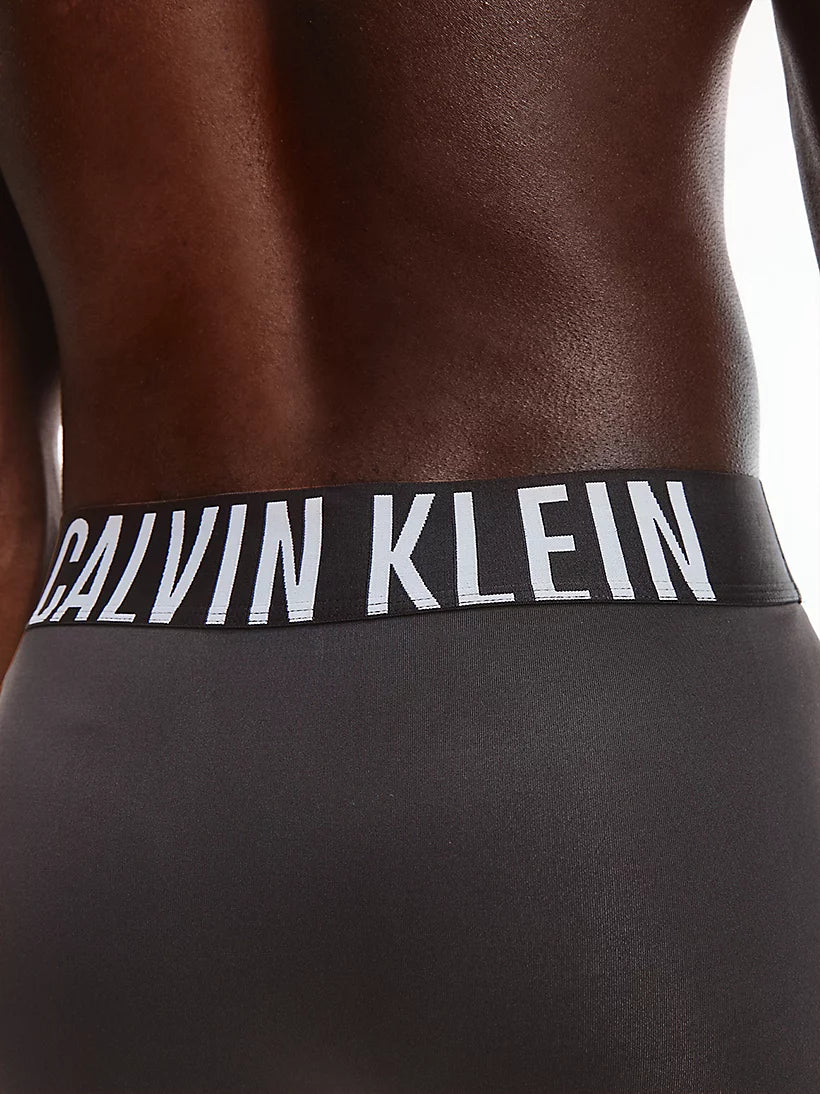 Calvin Klein 2 Pack Low Rise Trunks - Intense Power ( Black - Strawb Shake / White Waistband )